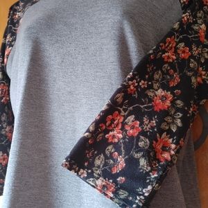 S Grey & Navy Baseball style shirt.